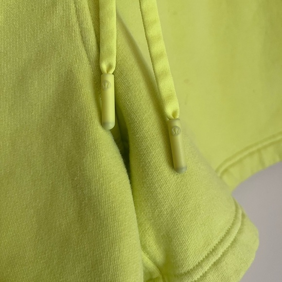 LULULEMON shorts size 6 - Picture 2 of 5